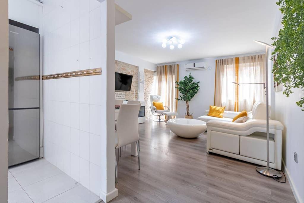 Appartamento Triana Maestro Deluxe Siviglia Esterno foto