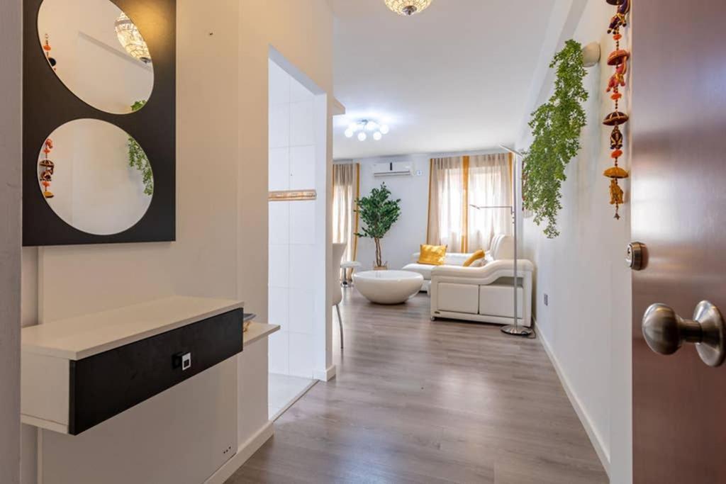 Appartamento Triana Maestro Deluxe Siviglia Esterno foto